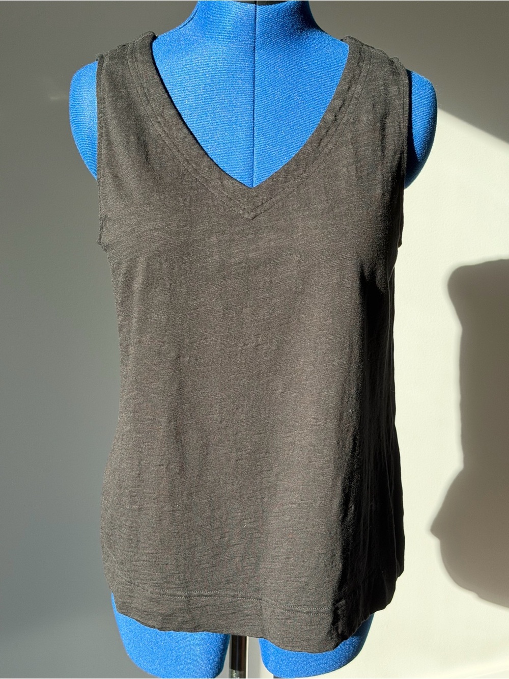 Chico's Charcoal Black V-Neck Sleeveless Tank
